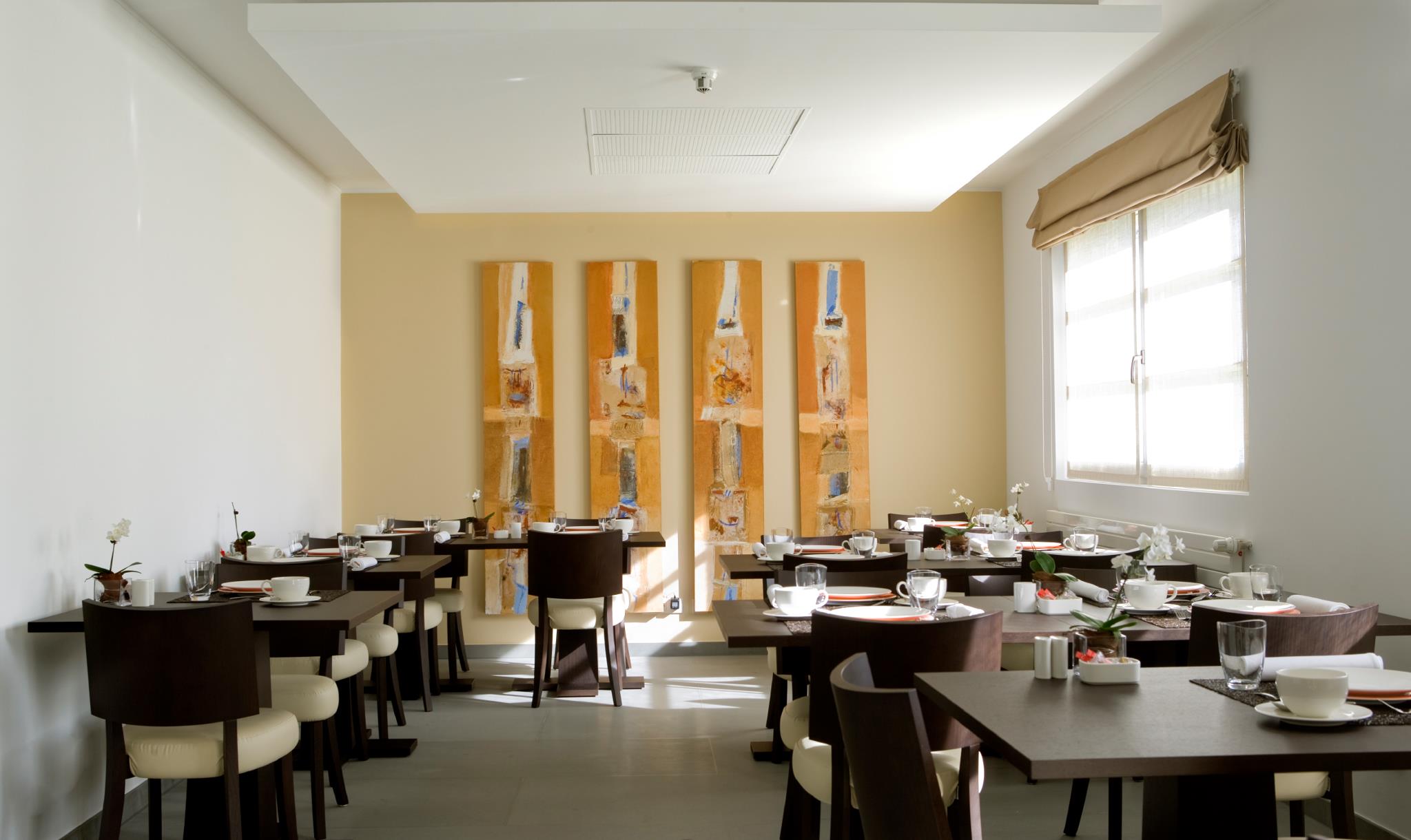 Breakfast room
