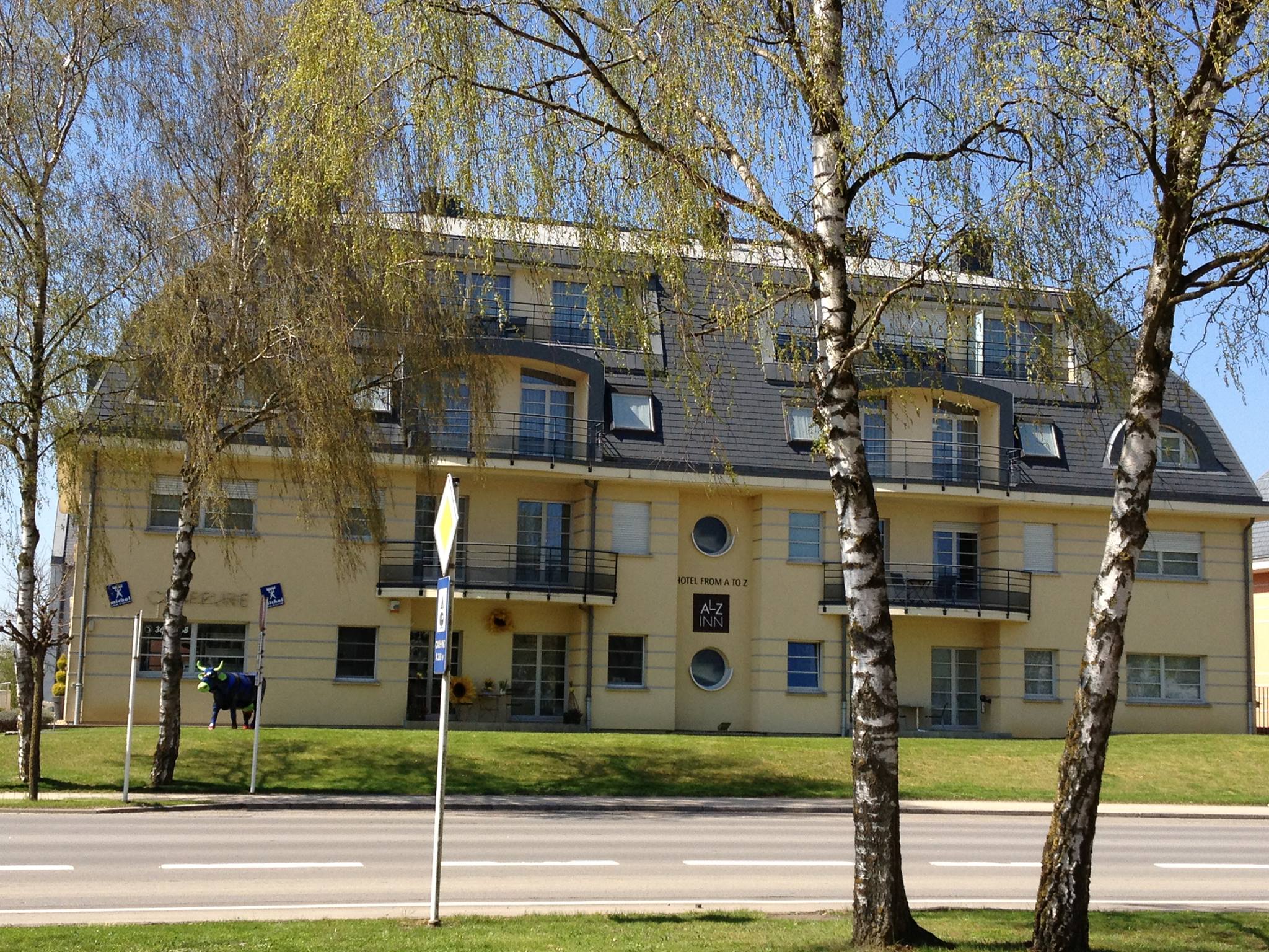 Hotel Alzinn exterior