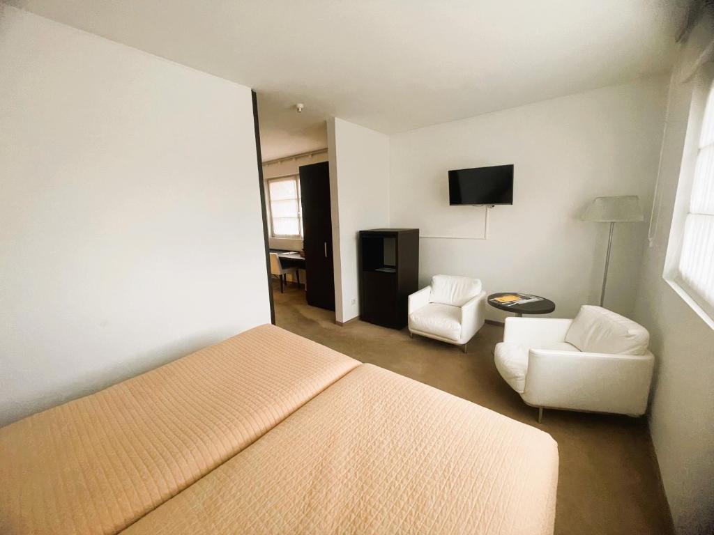 Superior double with seating area